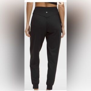 Size 6 lululemon High Ruse Align jogger regular, black